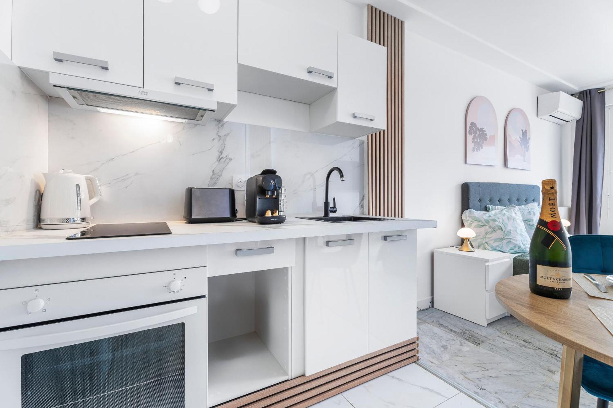 Apartment Elegant Avec Terrasse Proche Tramway